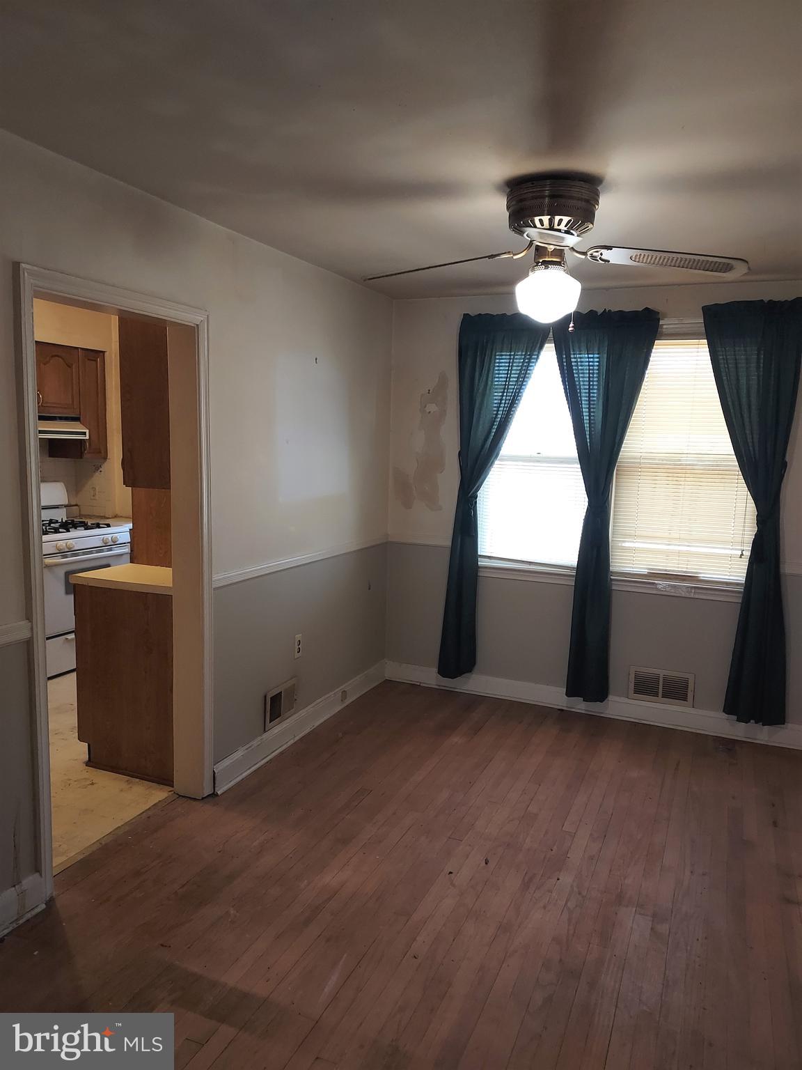 8643 Oak Road Baltimore, MD 21234 - Photo 5 of 19