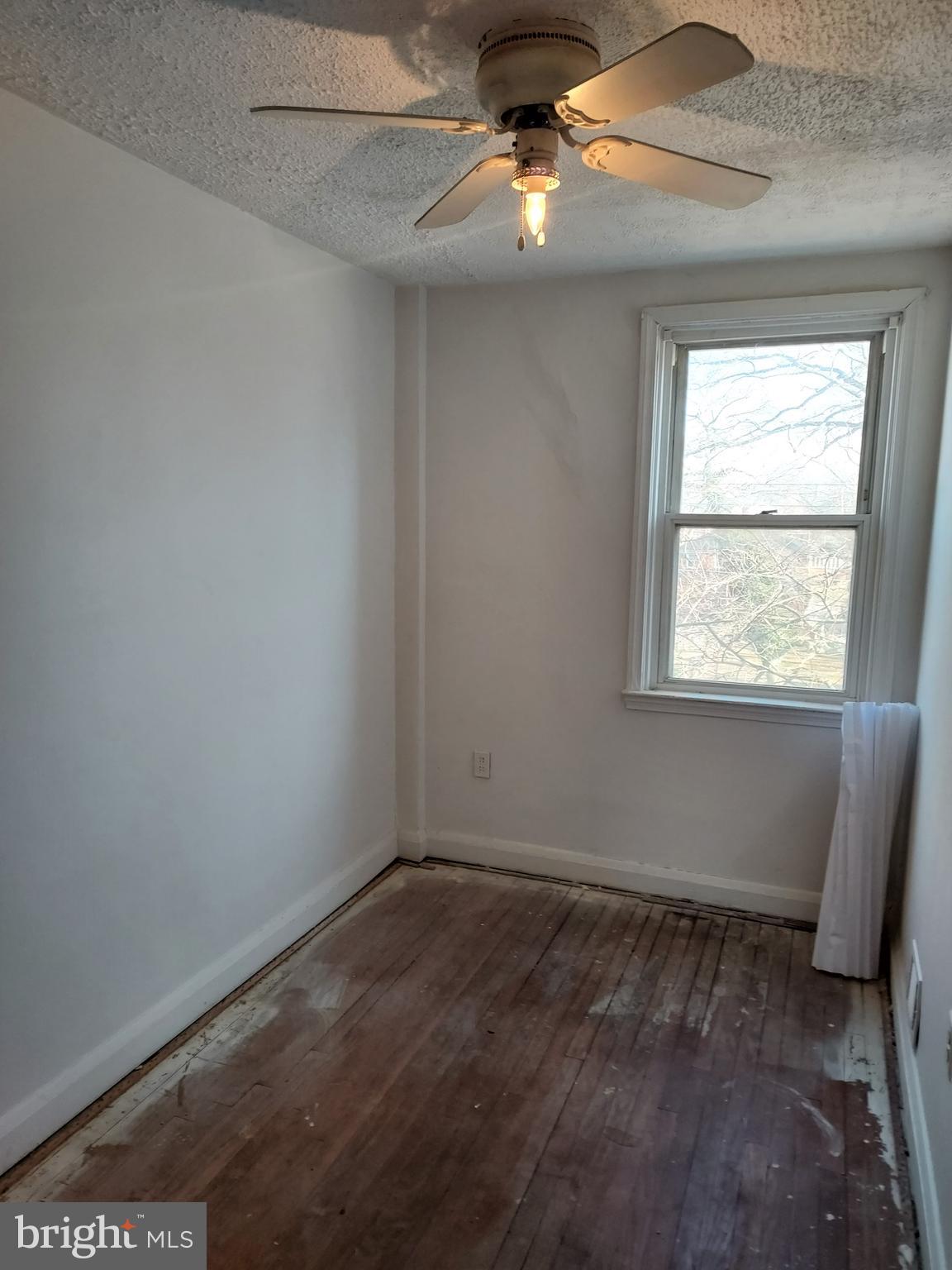 8643 Oak Road Baltimore, MD 21234 - Photo 9 of 19