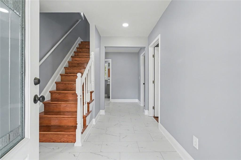10664 Sandpiper Road Jonesboro, GA 30238 - Photo 6 of 40 a view of entryway