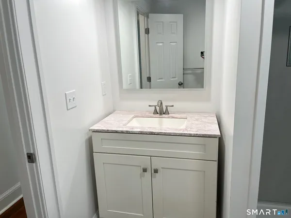 $2,750 | 446 Old Stratfield Road, Fairfield, CT 06825