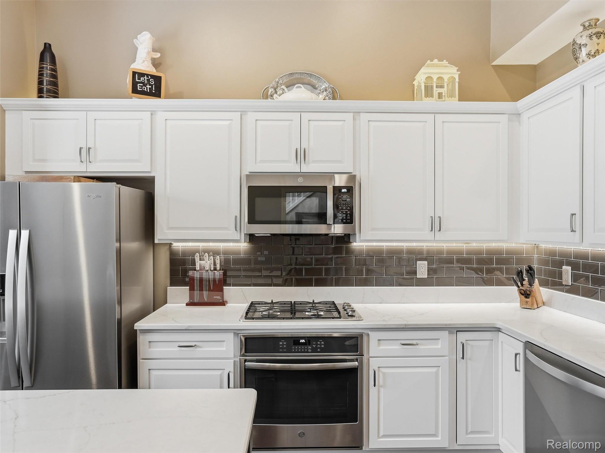 5211 Belmonte Drive Rochester, MI 48306 - Photo 7 of 40 24-DSC06736.jpg