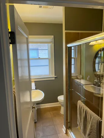 $2,200 | 5909 West Washington Boulevard, Milwaukee, WI 53208