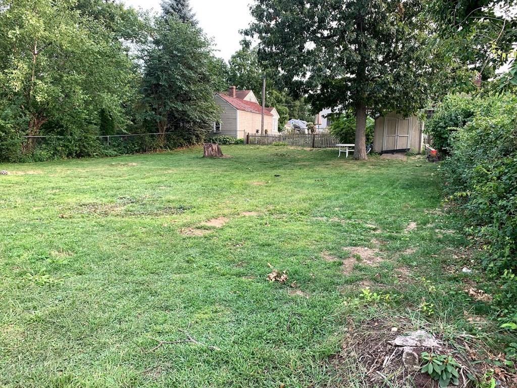 305 Surrey Road Springfield, MA 01118 - Photo 11 of 12