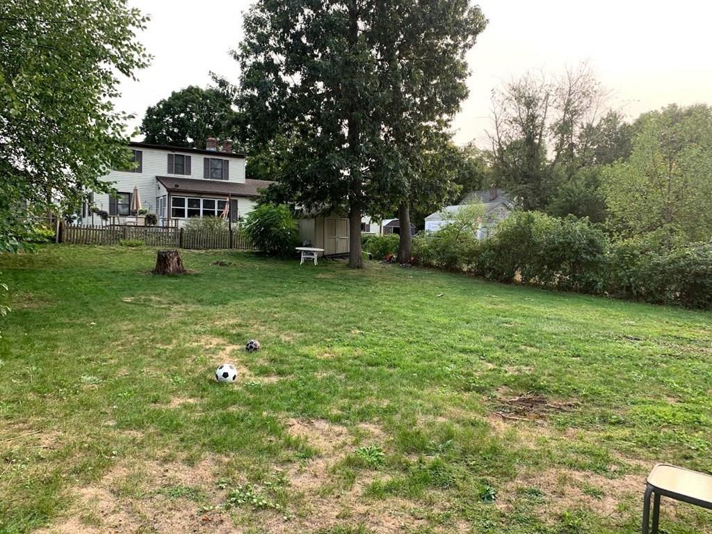 305 Surrey Road Springfield, MA 01118 - Photo 10 of 12