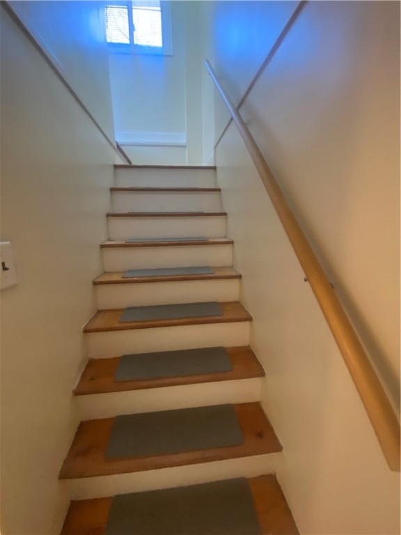 7 Brown Avenue Johnston, RI 02919 - Photo 12 of 32