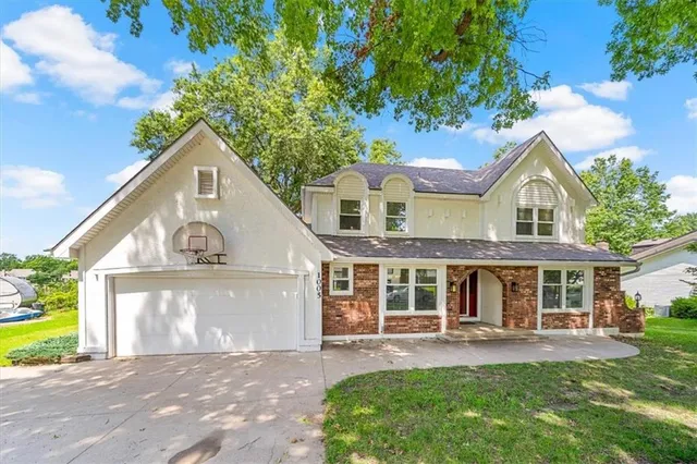 $2,900 | 1005 Johnston Drive, Raymore, MO 64083