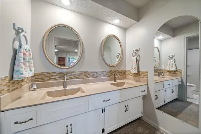 $2,900 | 1005 Johnston Drive, Raymore, MO 64083