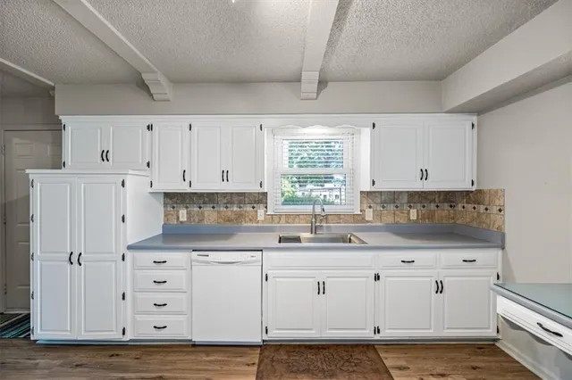 $2,900 | 1005 Johnston Drive, Raymore, MO 64083