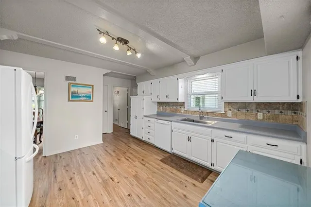 $2,900 | 1005 Johnston Drive, Raymore, MO 64083