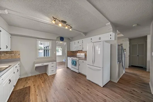 $2,900 | 1005 Johnston Drive, Raymore, MO 64083