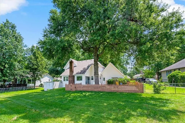 $2,900 | 1005 Johnston Drive, Raymore, MO 64083