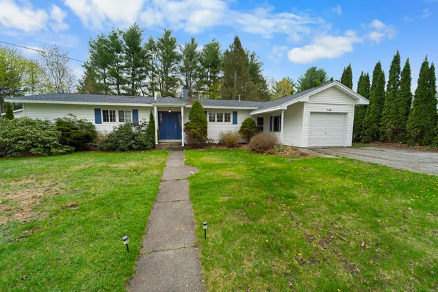 $309,000 | 42 Sugarloaf Lane, Bangor, ME 04401