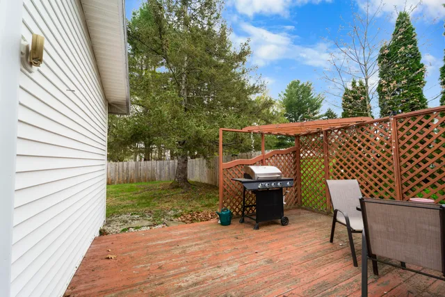 $309,000 | 42 Sugarloaf Lane, Bangor, ME 04401
