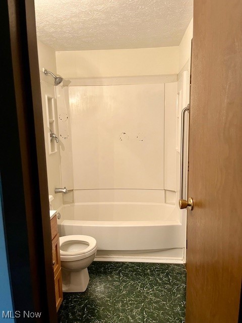 5223 Cline Road Kent, OH 44240 - Photo 10 of 13 Hall bath