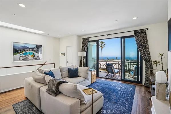 $2,699,000 | 710 Manhattan Beach Boulevard, Manhattan Beach, CA 90266