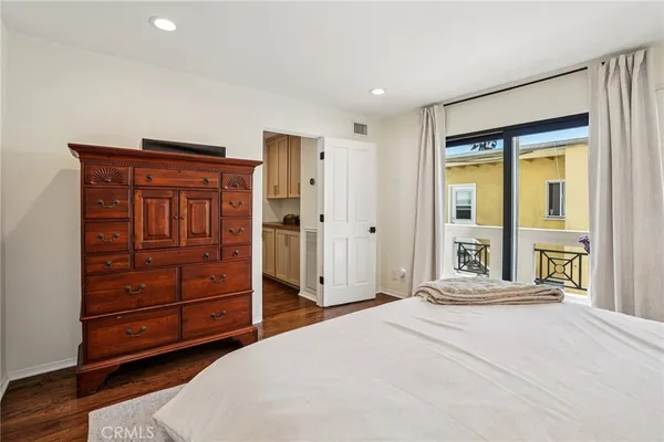 $2,699,000 | 710 Manhattan Beach Boulevard, Manhattan Beach, CA 90266