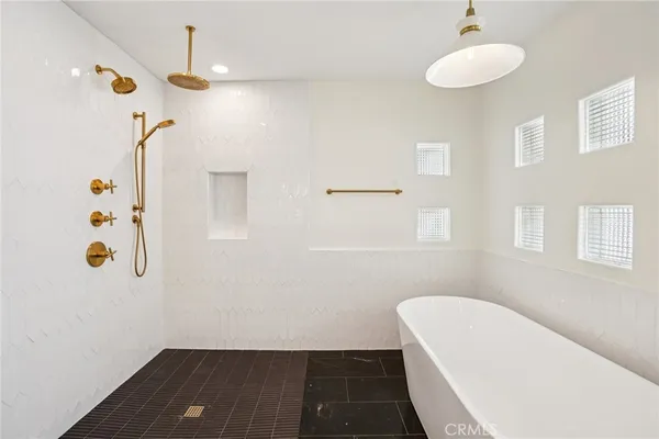 $2,699,000 | 710 Manhattan Beach Boulevard, Manhattan Beach, CA 90266