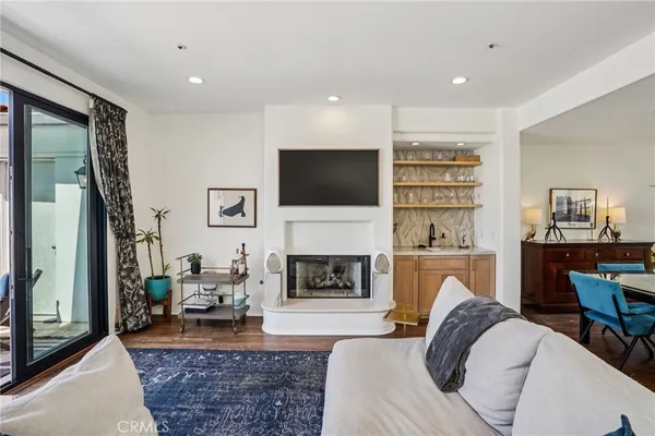 $2,699,000 | 710 Manhattan Beach Boulevard, Manhattan Beach, CA 90266