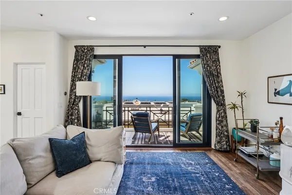 $2,699,000 | 710 Manhattan Beach Boulevard, Manhattan Beach, CA 90266
