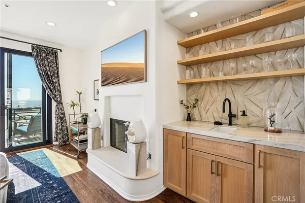 $2,699,000 | 710 Manhattan Beach Boulevard, Manhattan Beach, CA 90266