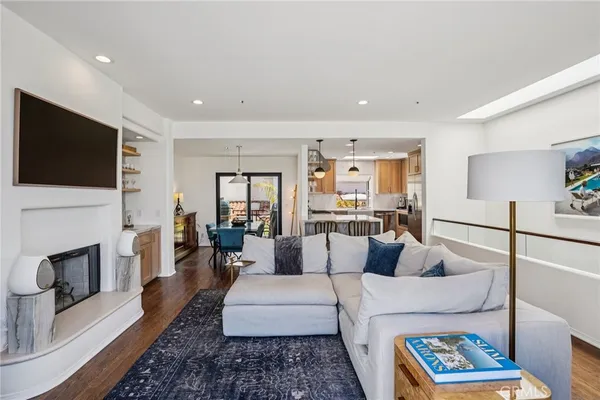 $2,699,000 | 710 Manhattan Beach Boulevard, Manhattan Beach, CA 90266