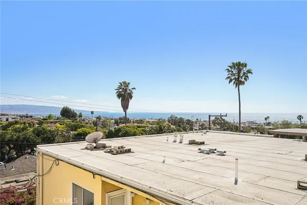 $2,699,000 | 710 Manhattan Beach Boulevard, Manhattan Beach, CA 90266
