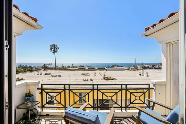 $2,699,000 | 710 Manhattan Beach Boulevard, Manhattan Beach, CA 90266