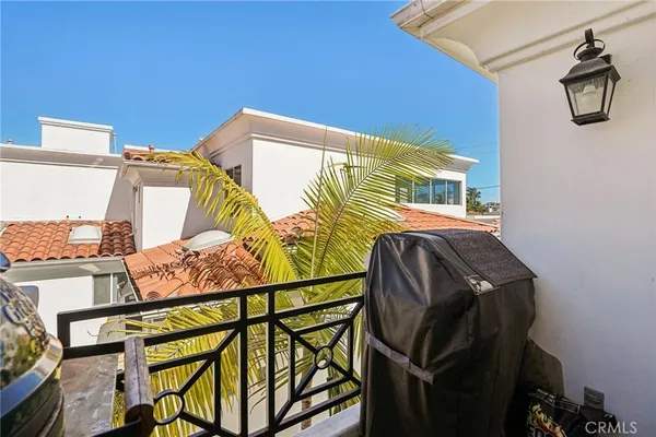 $2,699,000 | 710 Manhattan Beach Boulevard, Manhattan Beach, CA 90266