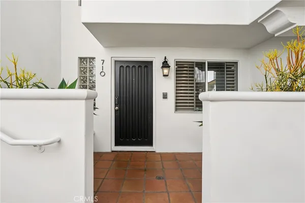 $2,699,000 | 710 Manhattan Beach Boulevard, Manhattan Beach, CA 90266