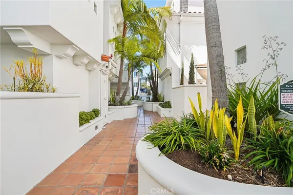 $2,699,000 | 710 Manhattan Beach Boulevard, Manhattan Beach, CA 90266