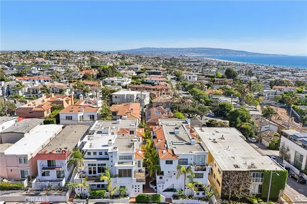 $2,699,000 | 710 Manhattan Beach Boulevard, Manhattan Beach, CA 90266