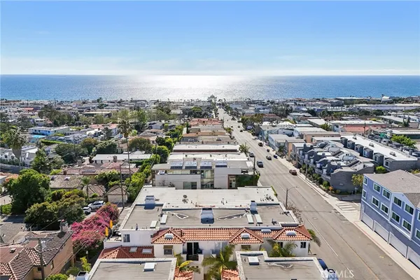 $2,699,000 | 710 Manhattan Beach Boulevard, Manhattan Beach, CA 90266