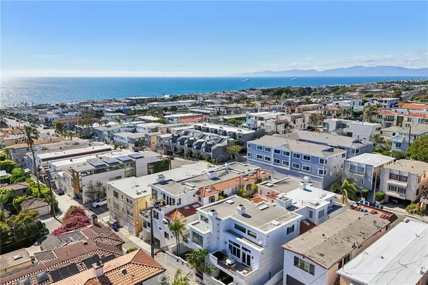 $2,699,000 | 710 Manhattan Beach Boulevard, Manhattan Beach, CA 90266
