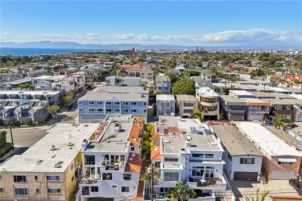 $2,699,000 | 710 Manhattan Beach Boulevard, Manhattan Beach, CA 90266