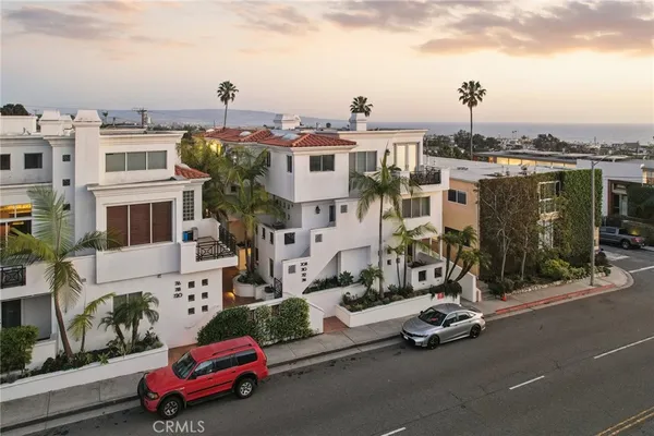 $2,699,000 | 710 Manhattan Beach Boulevard, Manhattan Beach, CA 90266
