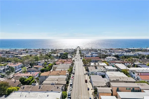 $2,699,000 | 710 Manhattan Beach Boulevard, Manhattan Beach, CA 90266