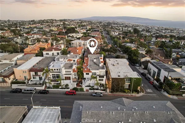 $2,699,000 | 710 Manhattan Beach Boulevard, Manhattan Beach, CA 90266