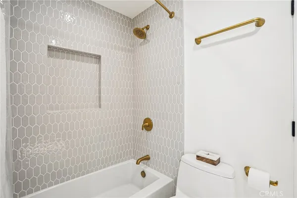 $2,699,000 | 710 Manhattan Beach Boulevard, Manhattan Beach, CA 90266