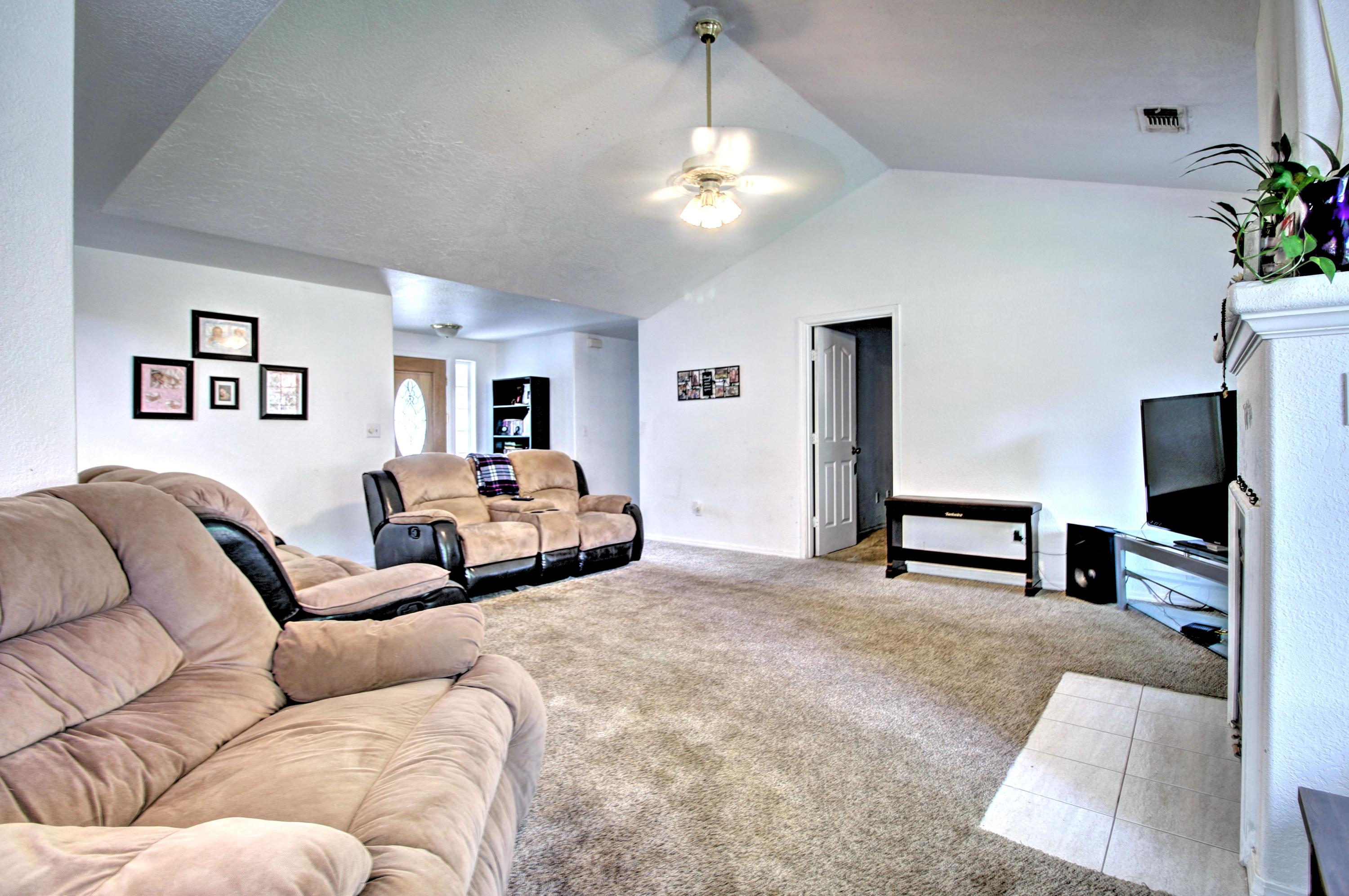 4711 Hillcrest Road Medford, OR 97504 - Photo 15 of 19 IMG_1928_29_30_tonemapped