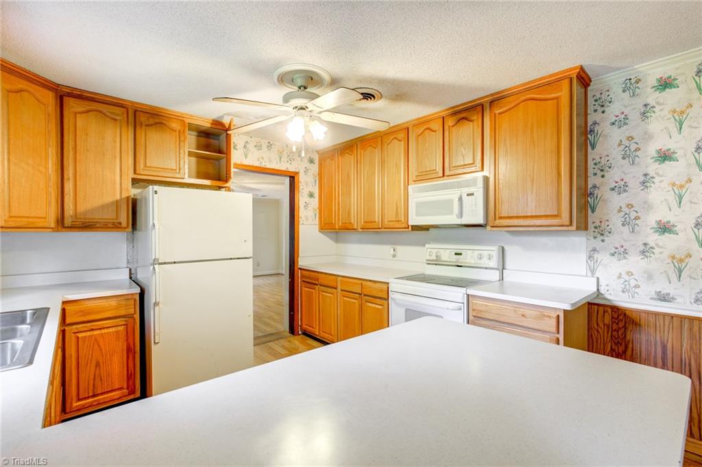 1800 Pleasant Ridge Road Greensboro, NC 27409 - Photo 4 of 15 Gallery Image 4