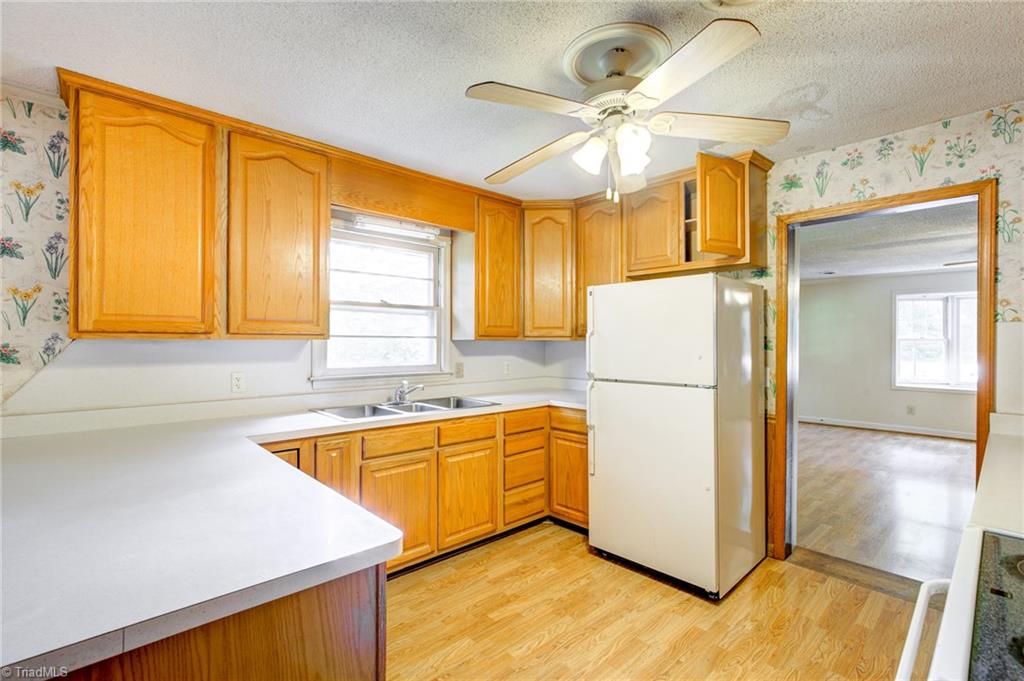 1800 Pleasant Ridge Road Greensboro, NC 27409 - Photo 5 of 15 Gallery Image 5