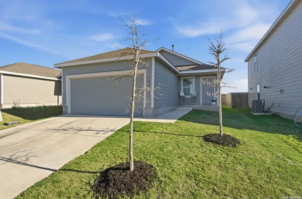 $1,695 | 14643 Greenfield, San Antonio, TX 78254