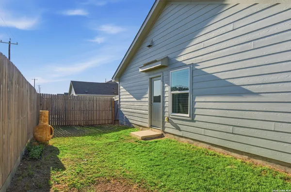 $1,695 | 14643 Greenfield, San Antonio, TX 78254