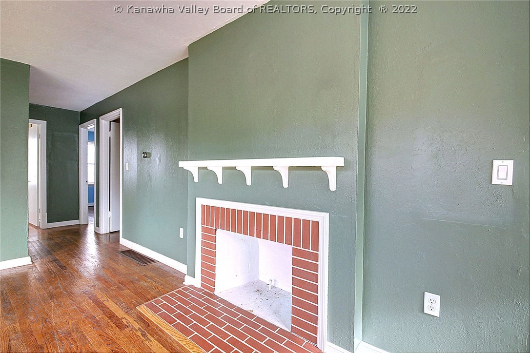 156 Dutch Road Charleston, WV 25302 - Photo 4 of 30 Gallery Image 4