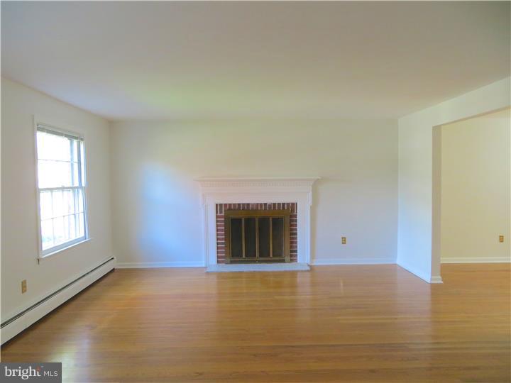 506 Brookhaven Road Wallingford, PA 19086 - Photo 2 of 25 Living Room