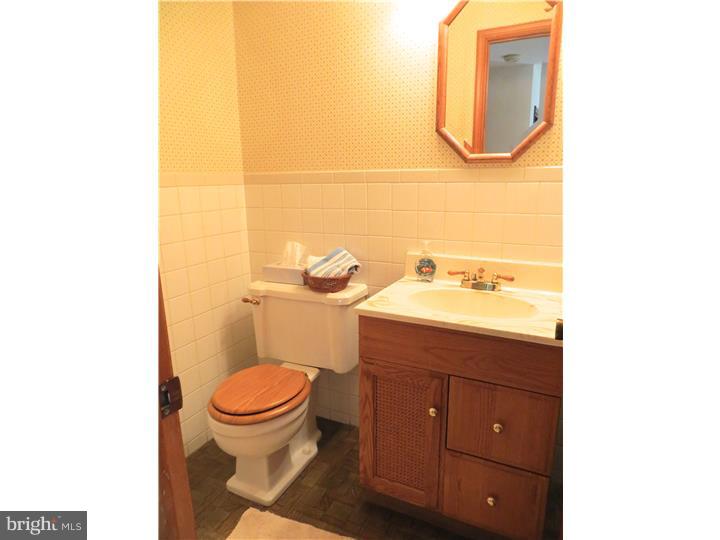 506 Brookhaven Road Wallingford, PA 19086 - Photo 12 of 25 Half Bath