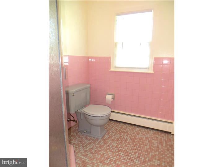 506 Brookhaven Road Wallingford, PA 19086 - Photo 16 of 25 Master Bathroom