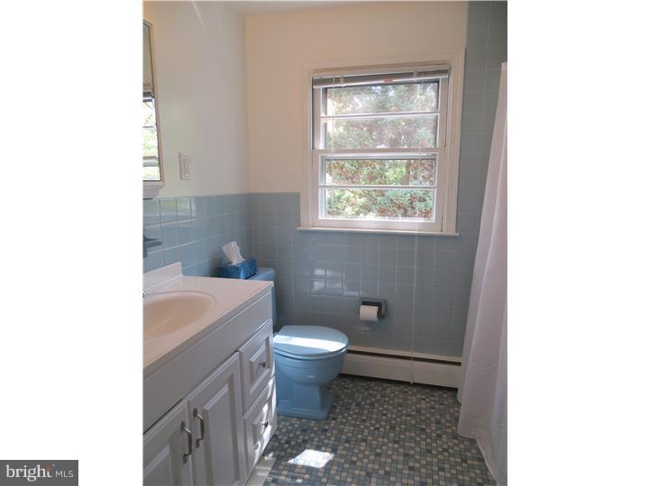 506 Brookhaven Road Wallingford, PA 19086 - Photo 17 of 25 Bathroom