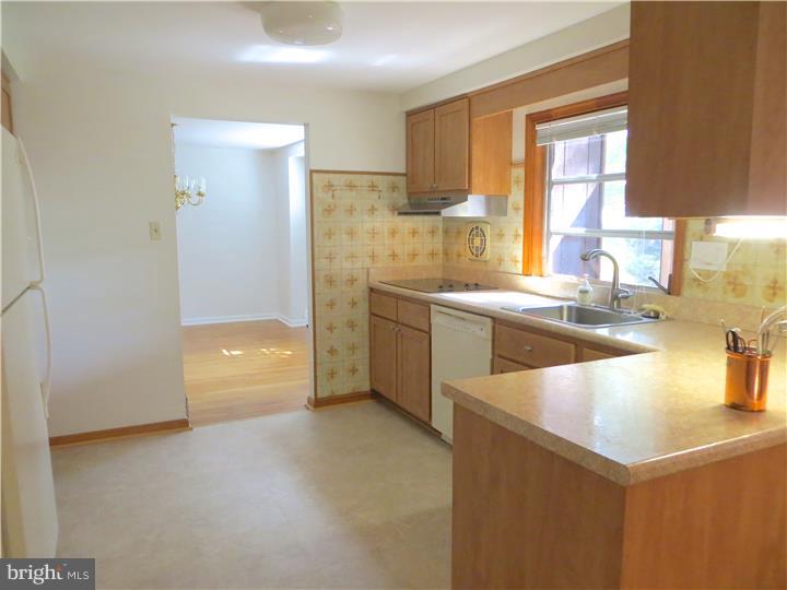 506 Brookhaven Road Wallingford, PA 19086 - Photo 6 of 25 Kitchen