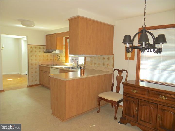506 Brookhaven Road Wallingford, PA 19086 - Photo 8 of 25 Kitchen